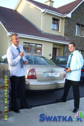 po lewej